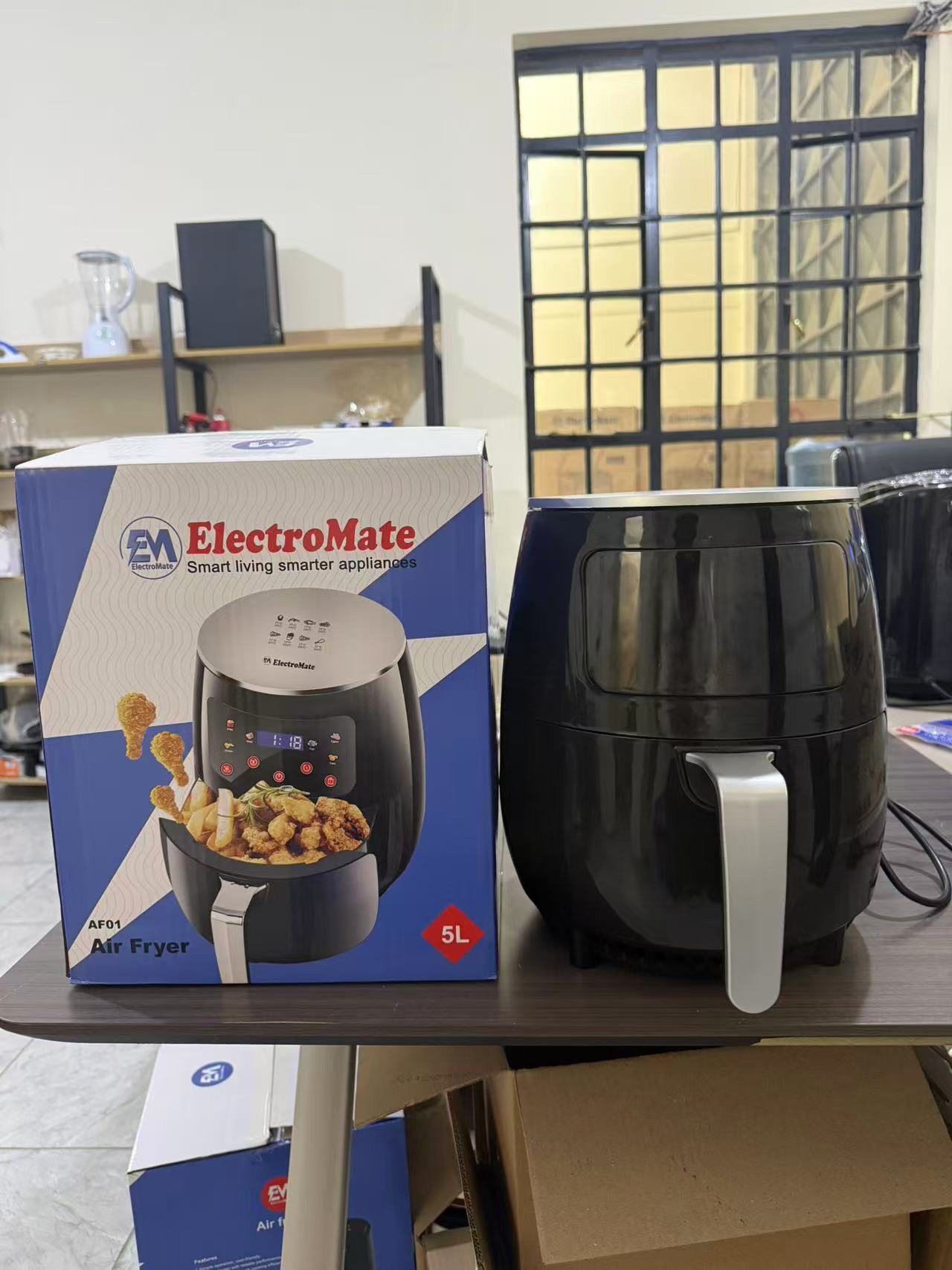 Electric 6 Litres electromate air fryer
